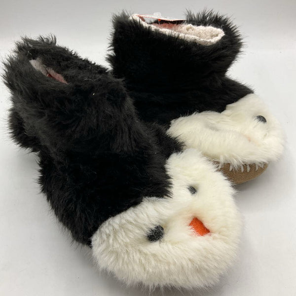 Size 10-11: Hanna Andersson Black/White Fuzzy Penguin Slippers