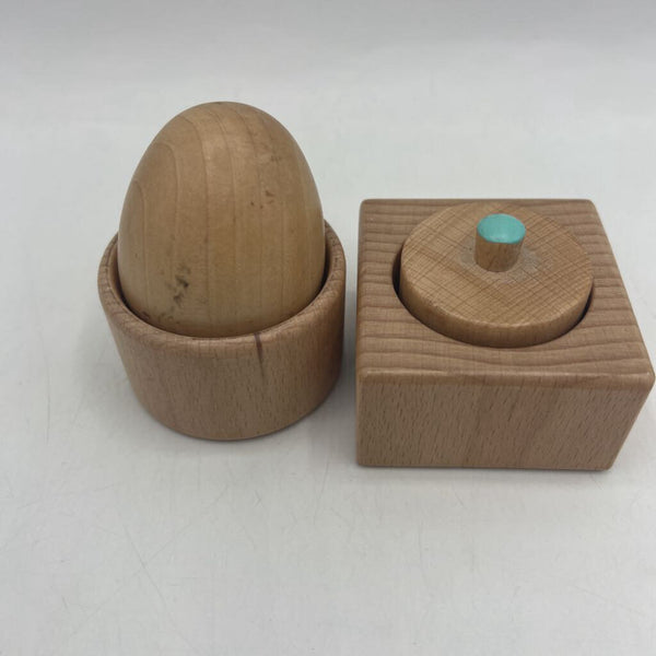 Lovevery Montessori Egg Cup/Pincer Puzzle