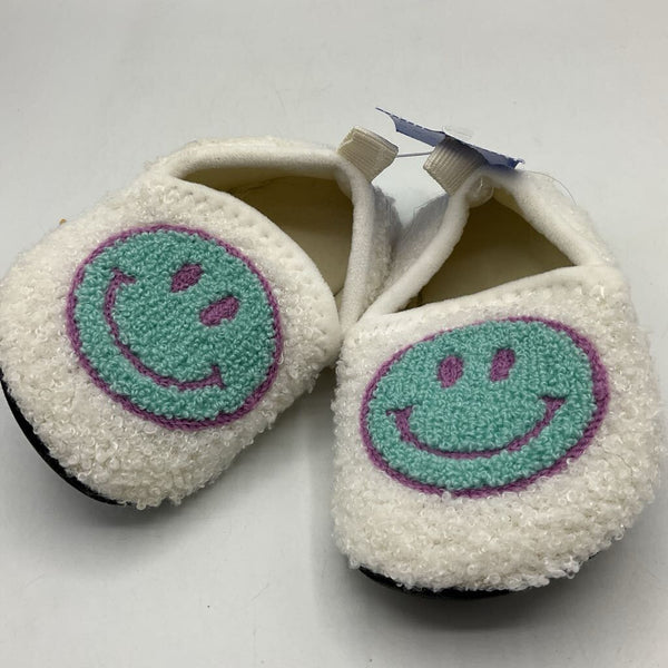 Size 5-6: White/Blue/Purple Smiley Face Sippers