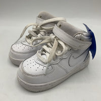 Size 6: Nike White Lace-Up Sneakers