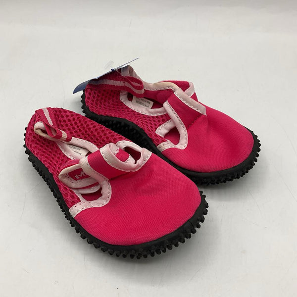 Size 5: Everest Pink/Black Velcro Strap Water Shoes