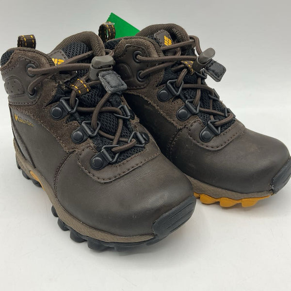 Size 8: Columbia Brown/Black Toggle Hiking Boots