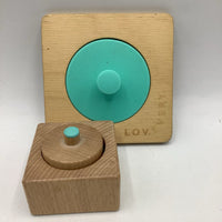 Lovevery 2pc Wooden Clutching Toys