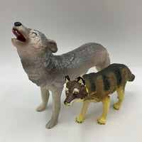 2pc Wolf Figurines