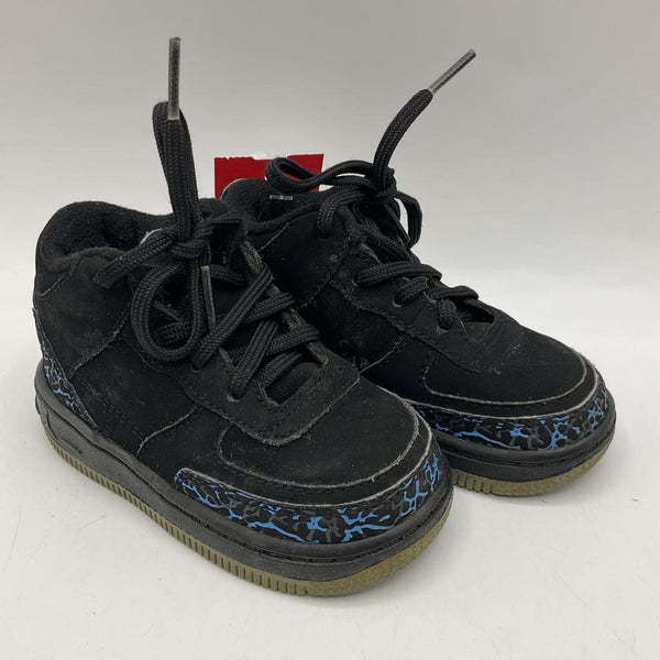 Size 5: Nike Black/Blue Lace-Up Sneakers