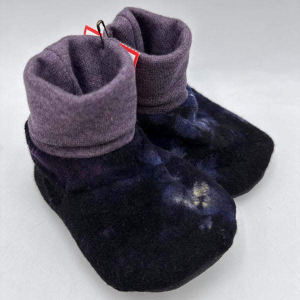 Size 12-18m: Lost in The Woods BLACK PURPLE Locally Handmade Cashmere Booties w/Grippy Bottom NEW