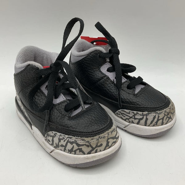 Size 6: Nike Air Jordans Grey/Black/Red Trim Lace-Up Sneakers