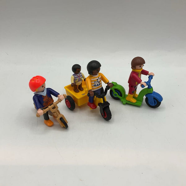 Bag of Assorted Playmobil Figurines/Accessories