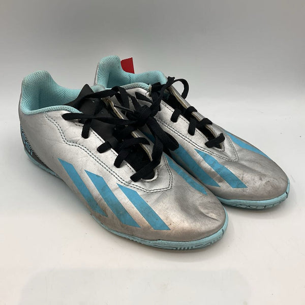 Size 4Y: Adidas Silver/Blue Metallic Lace-Up Indoor Cleats