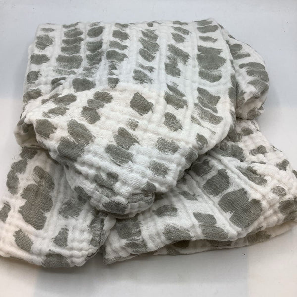 Pottery Barn White/Grey Print Muslin Changing Pad Cover