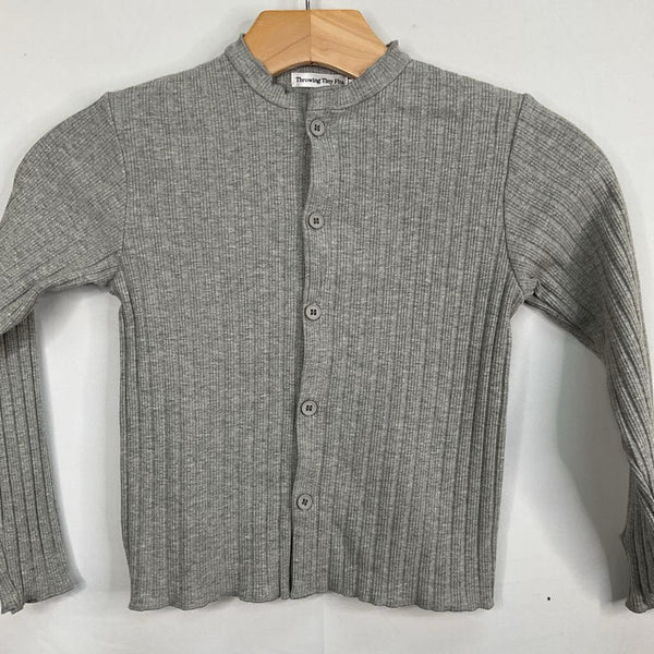 Size 7-8: Throwing Tiny Fits Grey Ribbed Button-Up Top