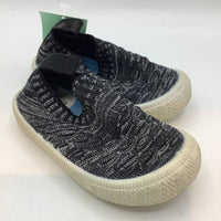 Size 6: Jan & Jul Black/Grey Knit Slip-On Sneakers