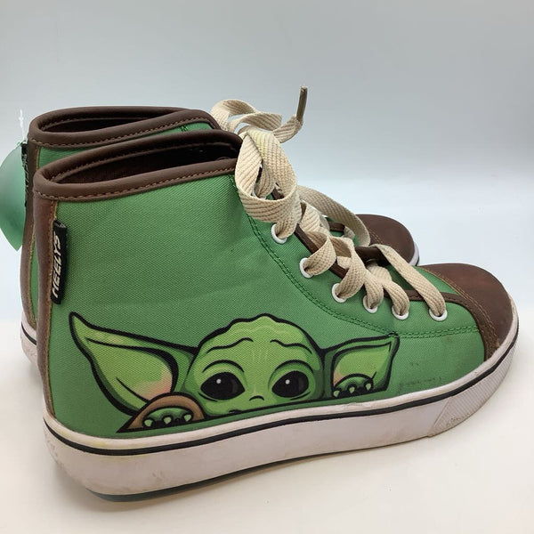 Size 5Y: Heely's Green/Brown Yoda Roller Sneakers