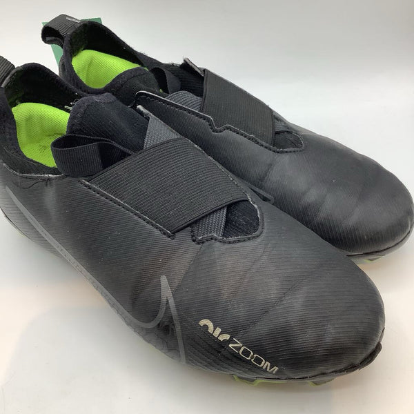 Size 5.5Y: Nike Black Slip-On Cleats