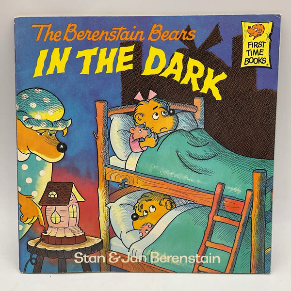 The Berenstain Bears In the Dark (paperback)