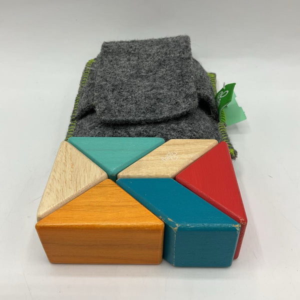 Tegu Pocket Pouch Magnetic Wooden Block Set