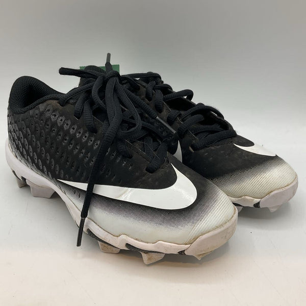 Size 1Y: Nike Black/White Lace-Up Baseball Cleats