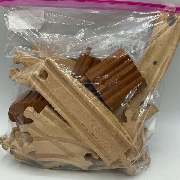 1 Gallon Bag of Assorted Train Tracks