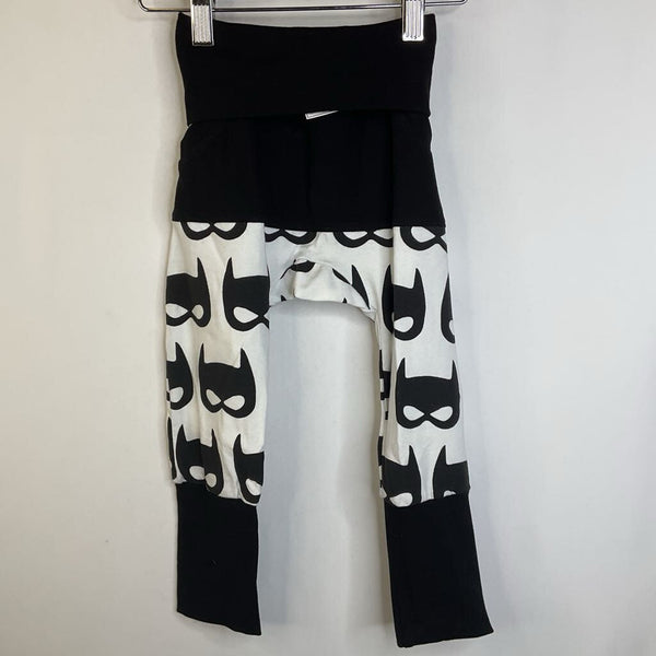 Size 12m-3: Beaneroobaby Black/White Batman Masks Print Leggings -NEW