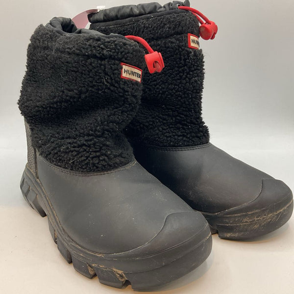 Size 1.5Y: Hunter Black Sherpa Trim Toggle Snow Boots