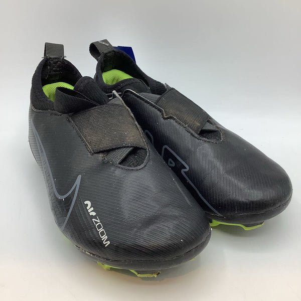 Size 12.5: Nike Black Slip-On Soccer Cleats
