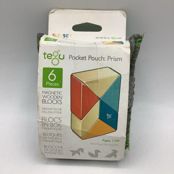 Tegu Pocket Pouch Magnetic Wooden Block Set