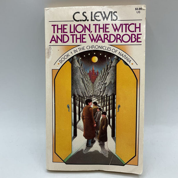 The Chronicles of Narnia: The Lion, The Witch, and the Wardrobe (paperback)