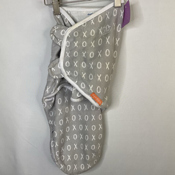Size Sm/Med: Swaddle Me Grey/X's & O's Pattern Sleepsack
