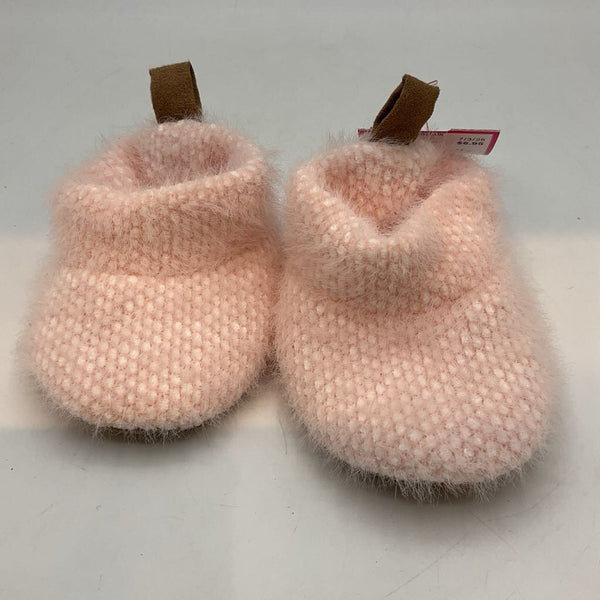 Size 0-3m: White/Pink Fluffy Knit Soft Sole Booties