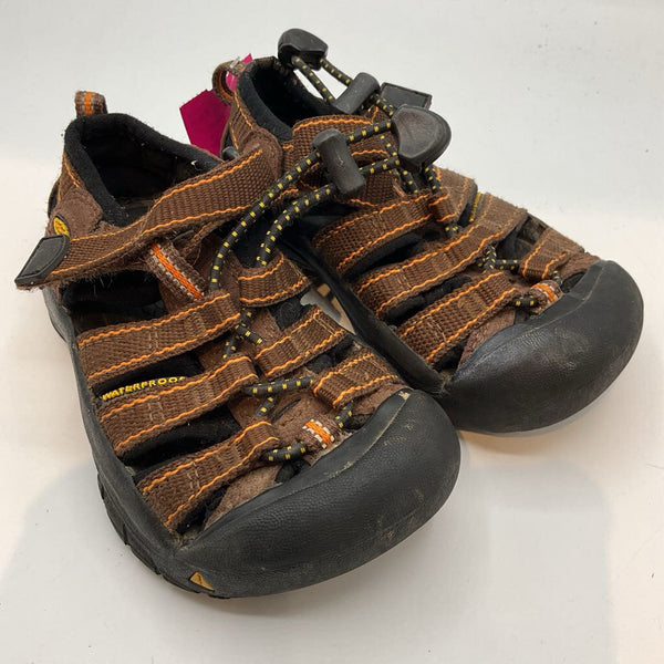 Size 6: Keen Brown/Black Velcro/Toggle Sandals