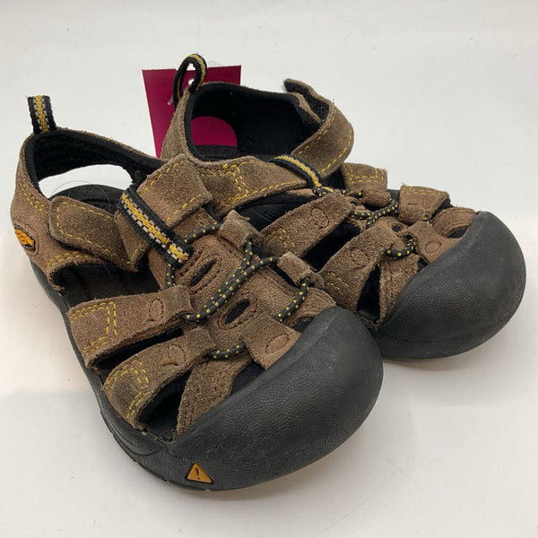 Size 4: KEEN Brown Velcro Strap Sandals