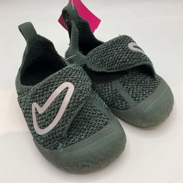 Size 7: Nike Green Knit Velcro Walker Shoes