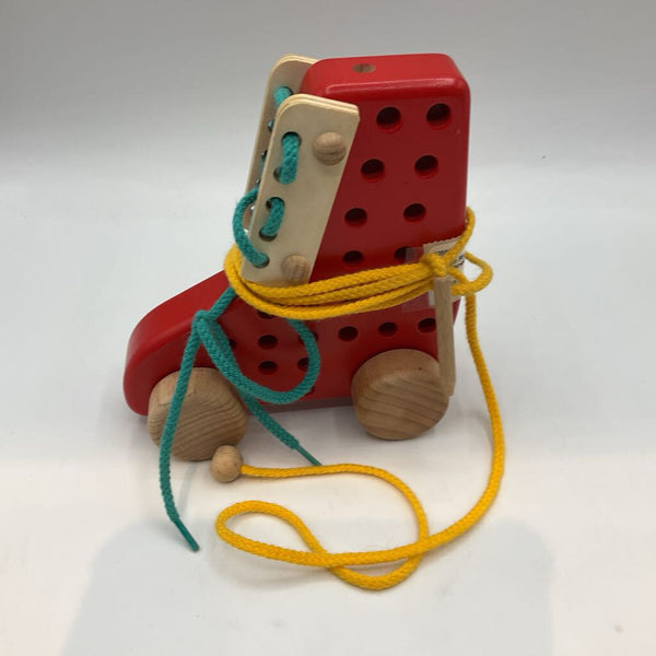 Bajo Red Wooden Lacing Rollerskate