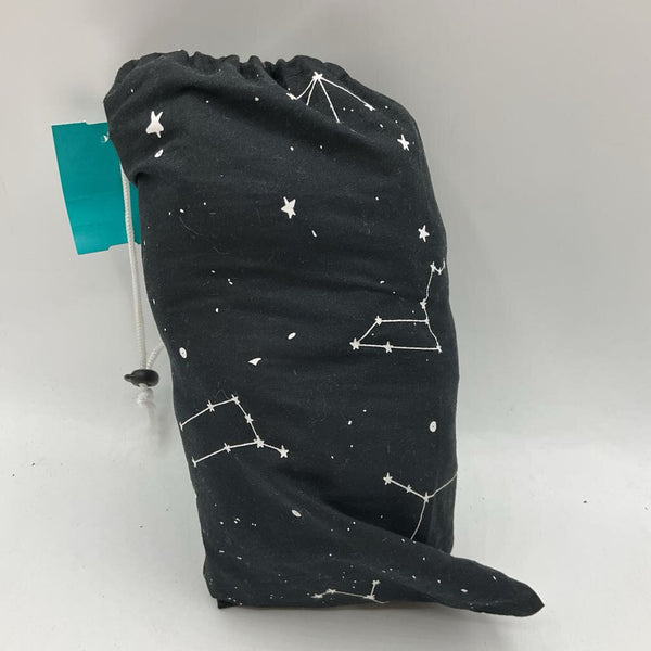 San Francisco Baby Black/White Constellations Nursing Cover