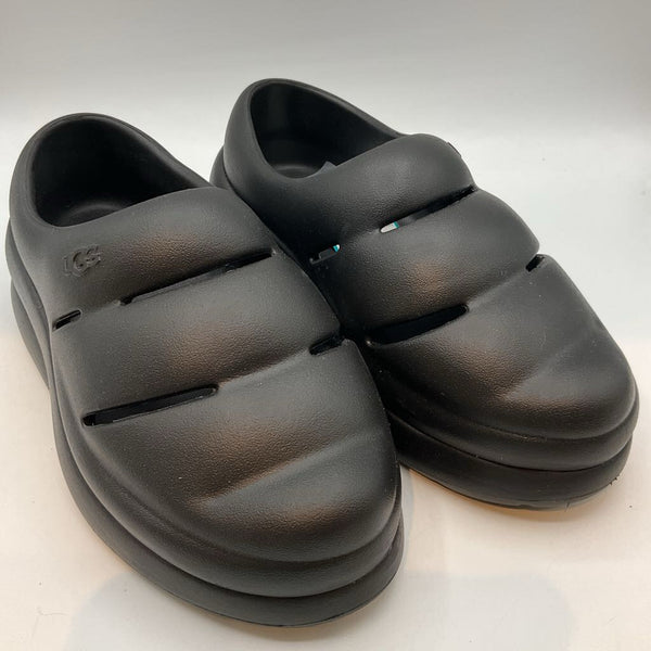 Size 4Y: UGG Black Platform Clog