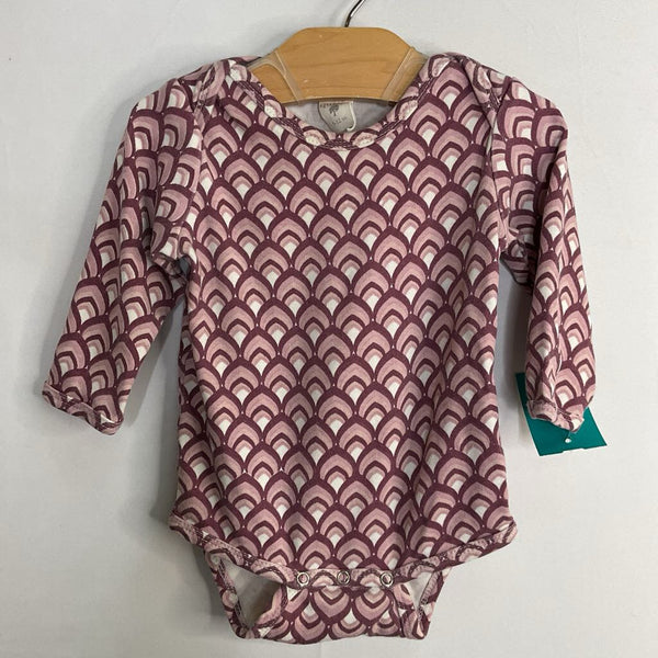 Size 6-12m: Kate Quinn Purple/White Print Long Sleeve Onesie