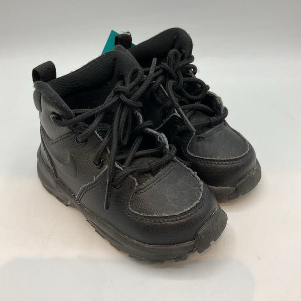 Size 6: Nike Black Lace-Up Boots
