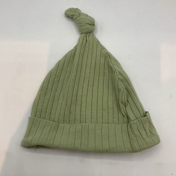 Size 3-6m: Little One Shop Green Ribbed Knot Hat