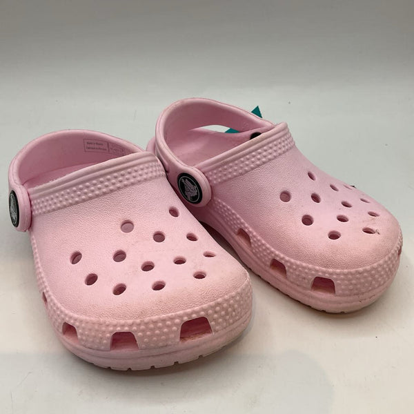 Size 6: Crocs Pink Clogs