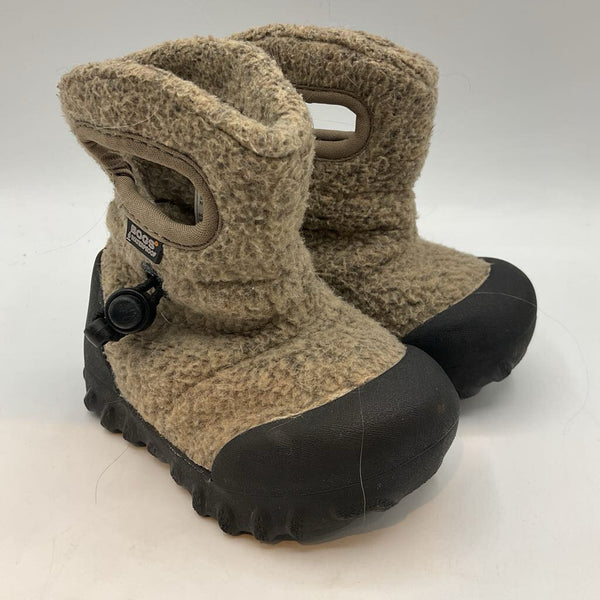 Size 5: Bogs Brown/Black Fleece Toggle Winter Boots