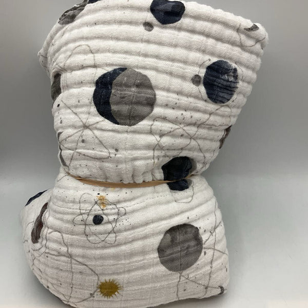 White/Multi Planets Muslin Blanket REDUCED