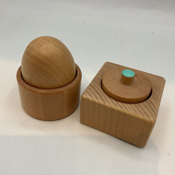 Lovevery Montessori Egg Cup/Pincer Puzzle