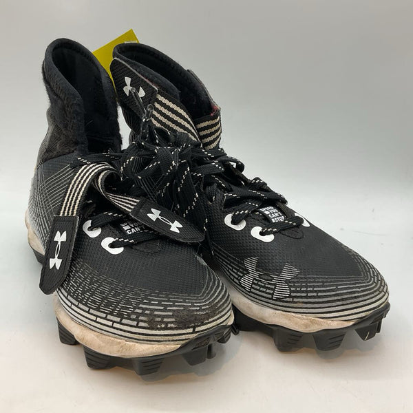 Size 1.5Y: Under Armour Black/White Football Cleats