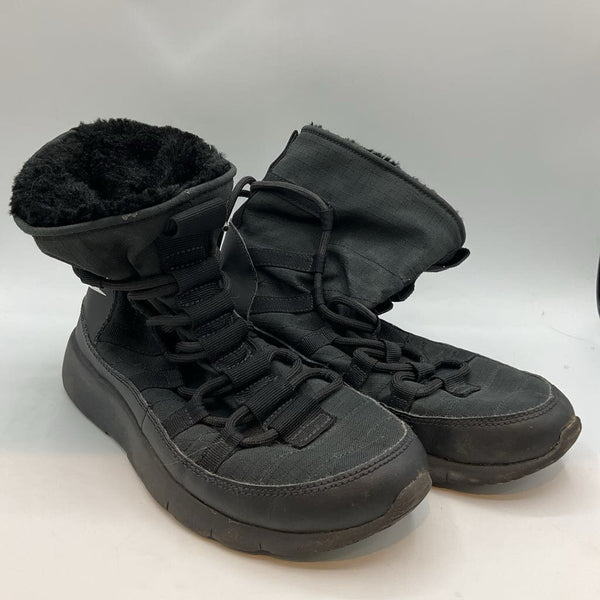 Size 4Y: Nike Black Fleece Lined Lace-Up Boots REDUCED