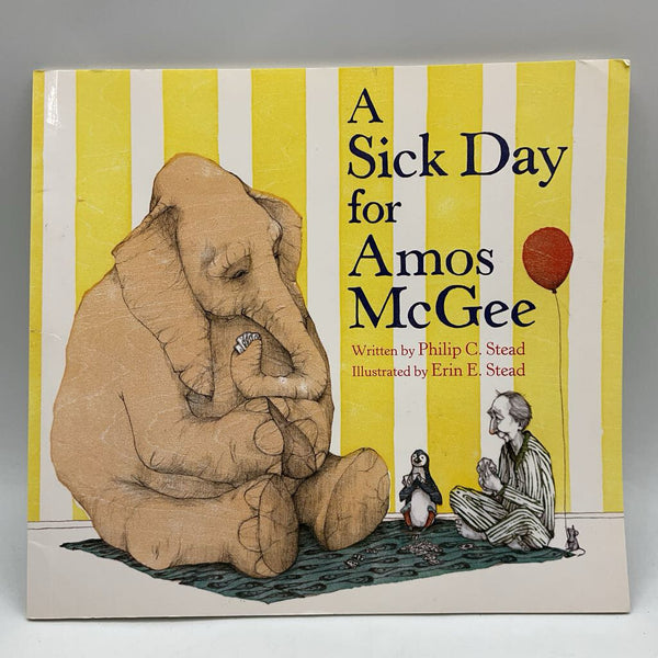 A Sick Day for Amos McGee (paperback)