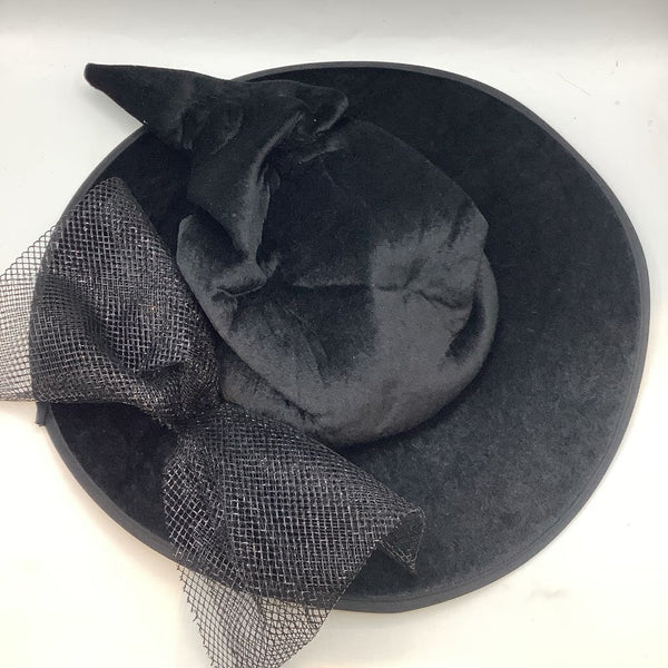 Size OS Youth: Black Velour Witch Hat