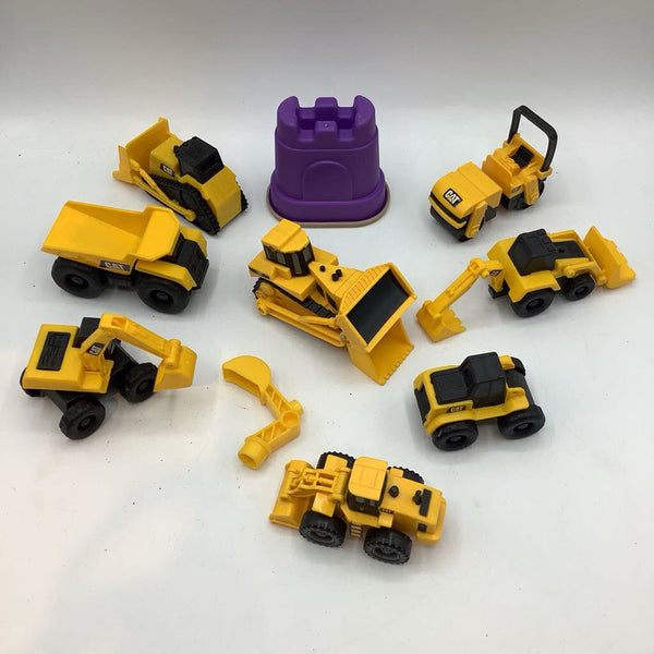 Bag of Sandbox Construction Toys w/ Bonus Kinetic Sand