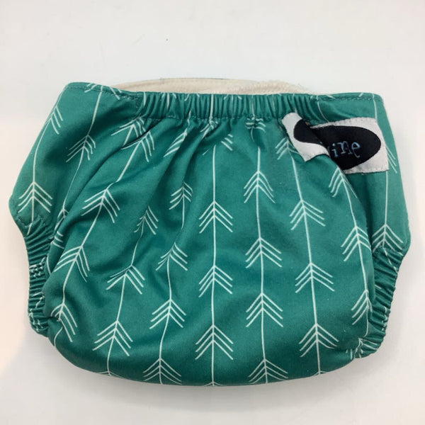 Size NB: Imgaine Green/White Print Snap Diaper/Liner