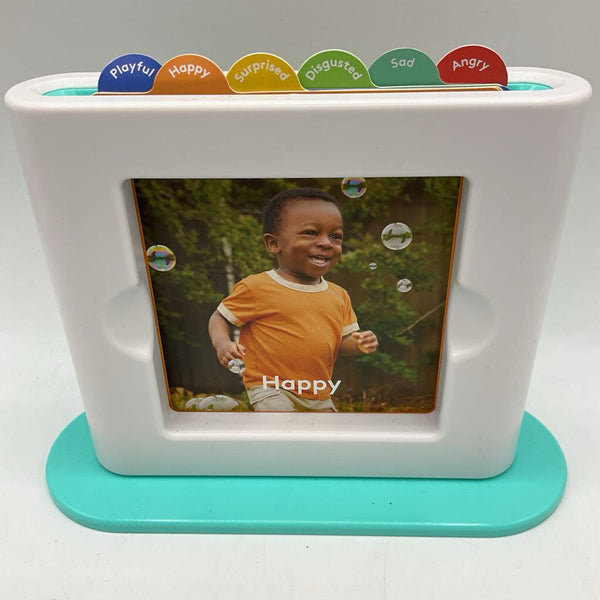 Lovevery Emotion Match Mirror & Card Set