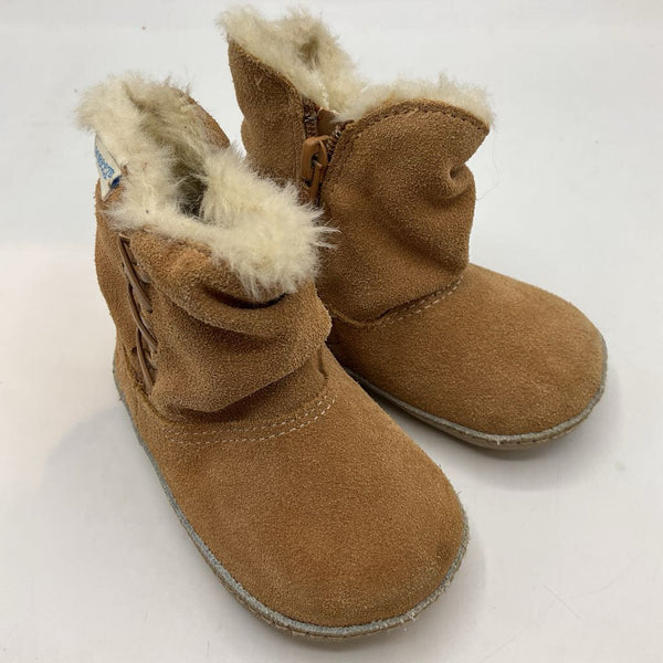 Size 3: Robeez Tan Zip Up Soft Soled Boots